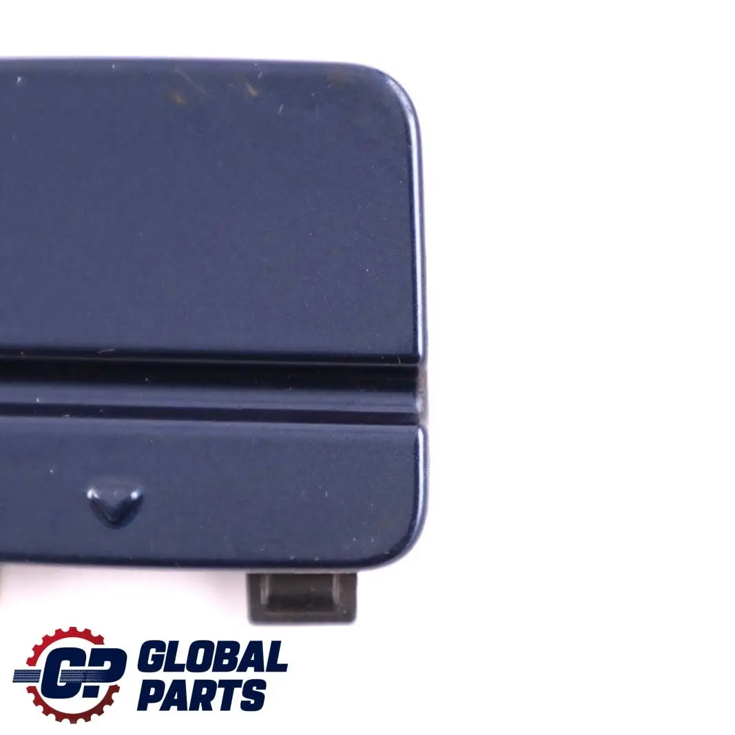 Flap Towing Eye Paraurti Posteriore Tiefseeblau Metallic 7202671 per BMW E90 LCI con numero di parte 0036878 BMW E90 LCI Flap Towing Eye Paraurti Posteriore Tiefseeblau Metallic 7202671 - SKU P0036878-DSB - Numero di parte 0036878