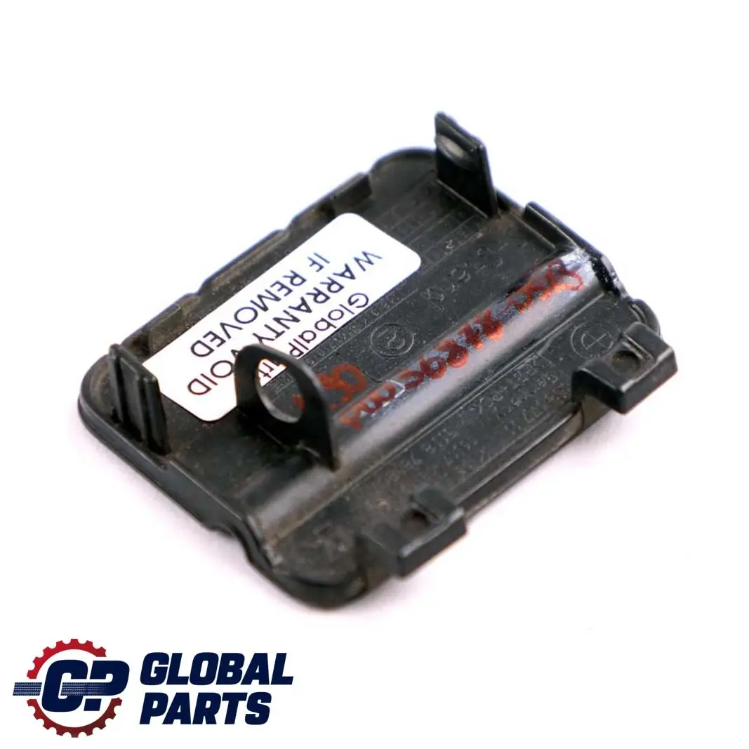 Flap Towing Eye Paraurti Posteriore Tiefseeblau Metallic 7202671 per BMW E90 LCI con numero di parte 0036878 BMW E90 LCI Flap Towing Eye Paraurti Posteriore Tiefseeblau Metallic 7202671 - SKU P0036878-DSB - Numero di parte 0036878