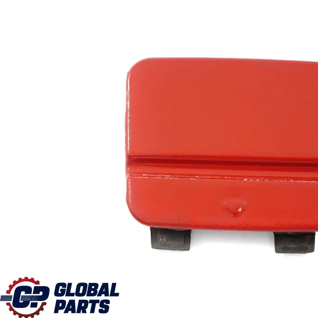 Flap Towing Eye Paraurti posteriore Karmesinrot Rosso per BMW E91 LCI con numero di parte 7202672 BMW E91 LCI Flap Towing Eye Paraurti posteriore Karmesinrot Rosso - SKU P0036882-KAR - Numero di parte 7202672