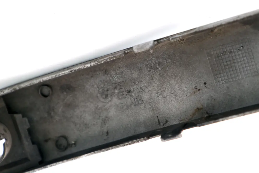 Stossleiste Vorne Rechts Titansilber Silver für BMW 5 er E65 E66 mit Teilenummer 0136461 BMW 5 er E65 E66 Stossleiste Vorne Rechts Titansilber Silver - SKU P0136461-TS - Teilenummer 0136461