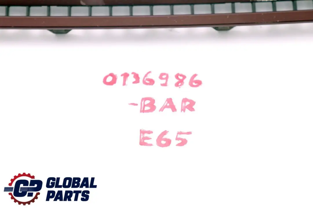Ziergitter Lufteintritt Barberarot Metallic - A39 Rot für BMW 7 er E65 E66 E67 mit Teilenummer 0136986 BMW 7 er E65 E66 E67 Ziergitter Lufteintritt Barberarot Metallic - A39 Rot - SKU P0136986-BAR - Teilenummer 0136986
