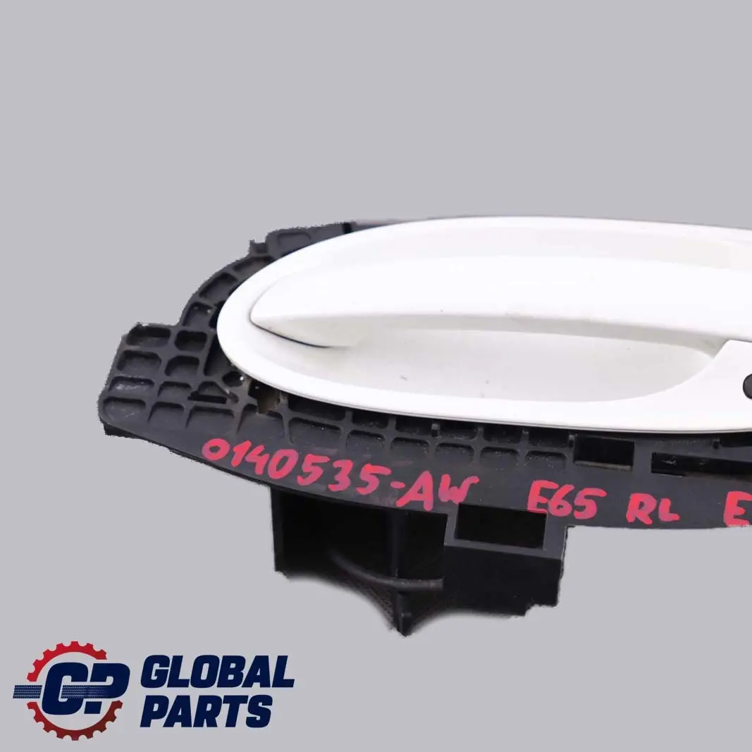 Poignee de Porte Exterieur Arriere Gauche Blanc des Alpes 300 pour BMW E65 E66 à propos du numéro de pièce 0140535 BMW E65 E66 Poignee de Porte Exterieur Arriere Gauche Blanc des Alpes 300 - SKU P0140535-AW - Numéro de pièce 0140535