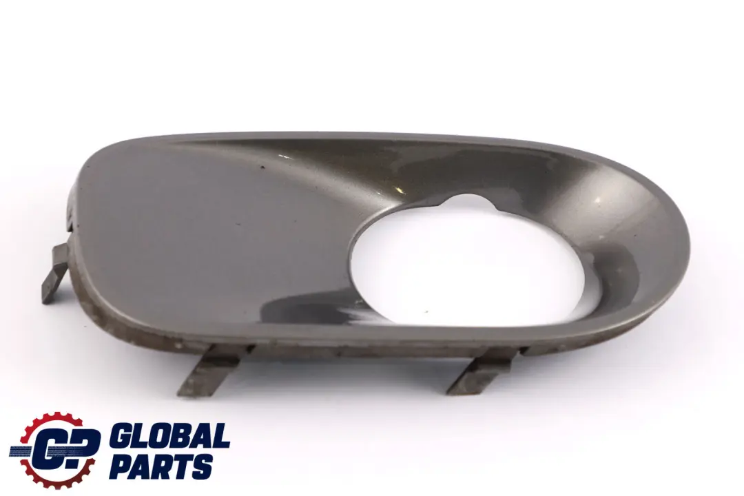 Blende Nebelscheinwerfer Rechts Sterlinggrau Metallic 7111764 für BMW X5 er E53 mit Teilenummer 0301730 BMW X5 er E53 Blende Nebelscheinwerfer Rechts Sterlinggrau Metallic 7111764 - SKU P0301730-STG - Teilenummer 0301730