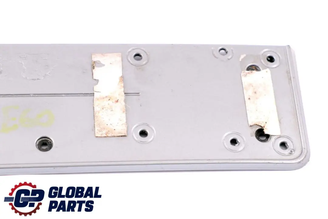 Unterlage Kennzeichen Vorne Silbergrau Metallic A08 für BMW 5 er E60 E61 mit Teilenummer 7895731 BMW 5 er E60 E61 Unterlage Kennzeichen Vorne Silbergrau Metallic A08 - SKU P0391961-SBG - Teilenummer 7895731