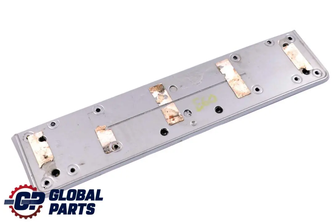 Unterlage Kennzeichen Vorne Silbergrau Metallic A08 für BMW 5 er E60 E61 mit Teilenummer 7895731 BMW 5 er E60 E61 Unterlage Kennzeichen Vorne Silbergrau Metallic A08 - SKU P0391961-SBG - Teilenummer 7895731