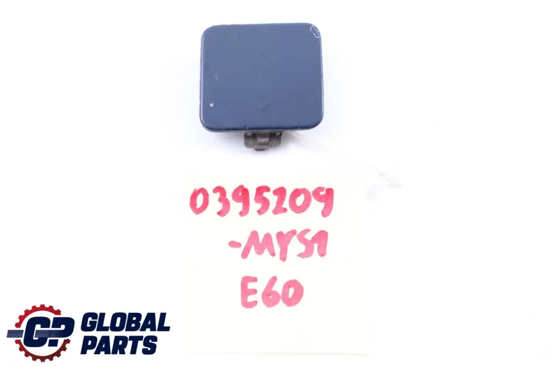 Flap Paraurti posteriore Occhio traino Mystic Blue 7896617 per BMW E60 LCI con numero di parte 0395209 BMW E60 LCI Flap Paraurti posteriore Occhio traino Mystic Blue 7896617 - SKU P0395209-MYS1 - Numero di parte 0395209