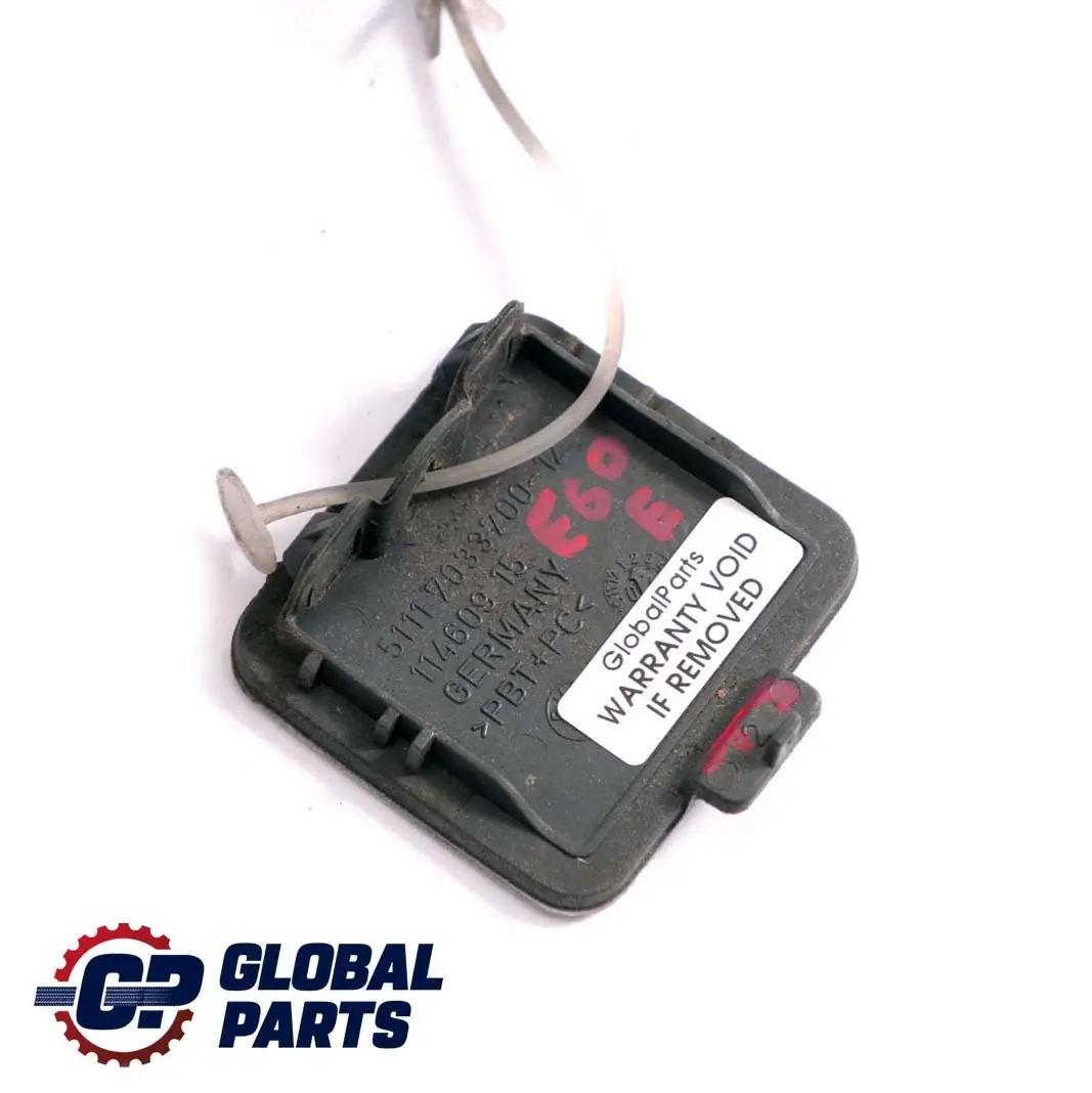 Klappe Abschleppöse Titansilber Metallic - 354 Silber 7033700 für BMW 5 er E60 LCI mit Teilenummer 0395209 BMW 5 er E60 LCI Klappe Abschleppöse Titansilber Metallic - 354 Silber 7033700 - SKU P0395209-TS - Teilenummer 0395209