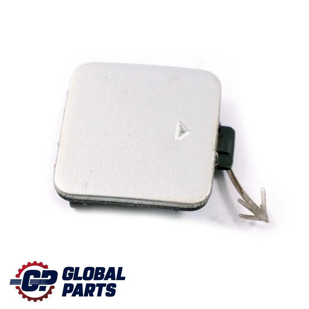 Klappe Abschleppöse Titansilber Metallic - 354 Silber 7033700 für BMW 5 er E60 LCI mit Teilenummer 0395209 BMW 5 er E60 LCI Klappe Abschleppöse Titansilber Metallic - 354 Silber 7033700 - SKU P0395209-TS - Teilenummer 0395209