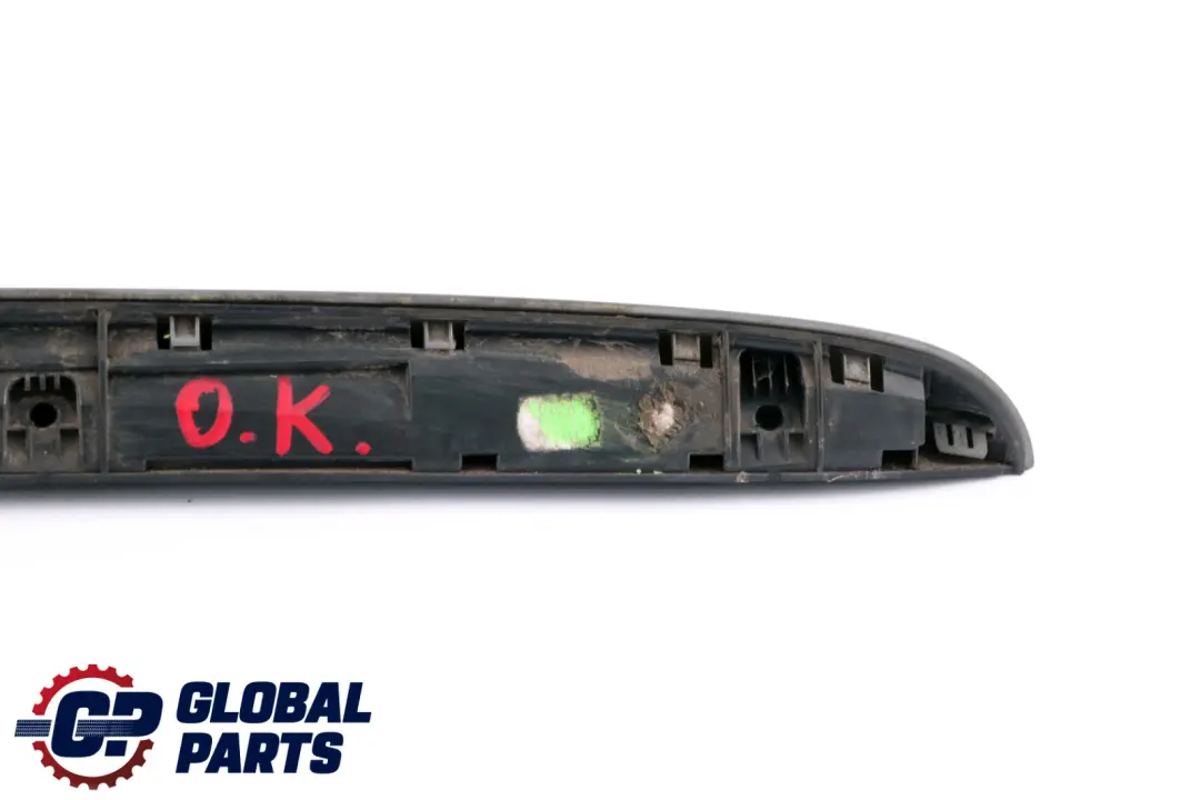 R56N LCI Tapa maletero Asidero Plata oscura 7151140 para Mini Cooper R56 con número de pieza 0430312 Mini Cooper R56 R56N LCI Tapa maletero Asidero Plata oscura 7151140 - SKU P0430312-DS - Número de pieza 0430312