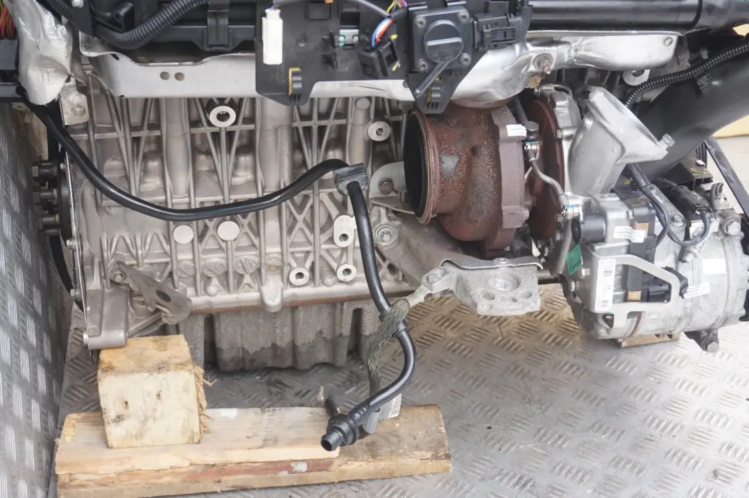 Completo Motore M57N2 306D3 149000km 197PS GARANZIA per BMW E60 E61 LCI 525d con numero di parte 0441303 BMW E60 E61 LCI 525d Completo Motore M57N2 306D3 149000km 197PS GARANZIA - SKU p0441303-1 - Numero di parte 0441303