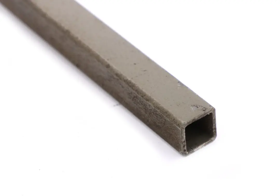 Motore Destro Cerniera Bonnet O/S Schwarz 2 per Mini Cooper One R50 R52 R53 con numero di parte 7037433 Mini Cooper One R50 R52 R53 Motore Destro Cerniera Bonnet O/S Schwarz 2 - SKU P0598827-SCH - Numero di parte 7037433