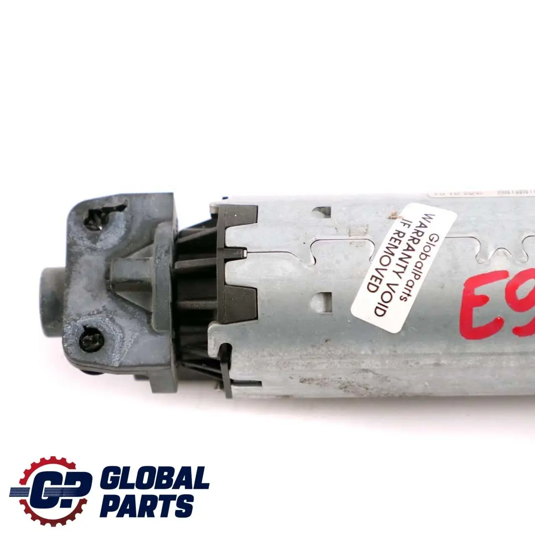 Delantero Derecho Asiento Control Motor Drive para BMW E92 con número de pieza 7121066 BMW E92 Delantero Derecho Asiento Control Motor Drive - SKU P1-01559-01 - Número de pieza 7121066