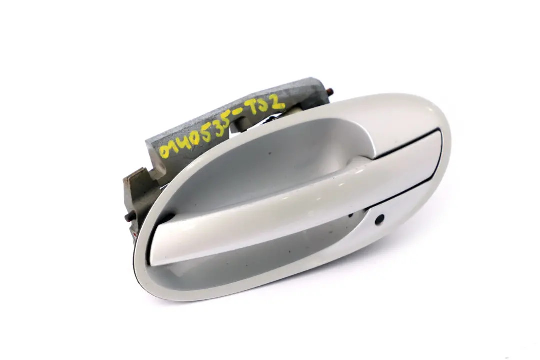 Outer Door Opener Front Left N/S Titansilber Silver 354 to BMW 7 Series 2 E65 E66 with Part number 0140535 BMW 7 Series 2 E65 E66 Outer Door Opener Front Left N/S Titansilber Silver 354 - SKU rhd-0140535-TS2 - Part number 0140535