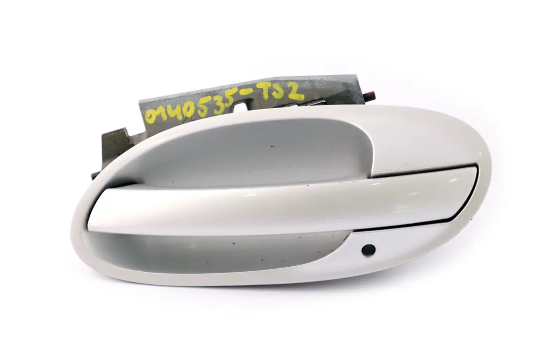 Outer Door Opener Front Left N/S Titansilber Silver 354 to BMW 7 Series 2 E65 E66 with Part number 0140535 BMW 7 Series 2 E65 E66 Outer Door Opener Front Left N/S Titansilber Silver 354 - SKU rhd-0140535-TS2 - Part number 0140535