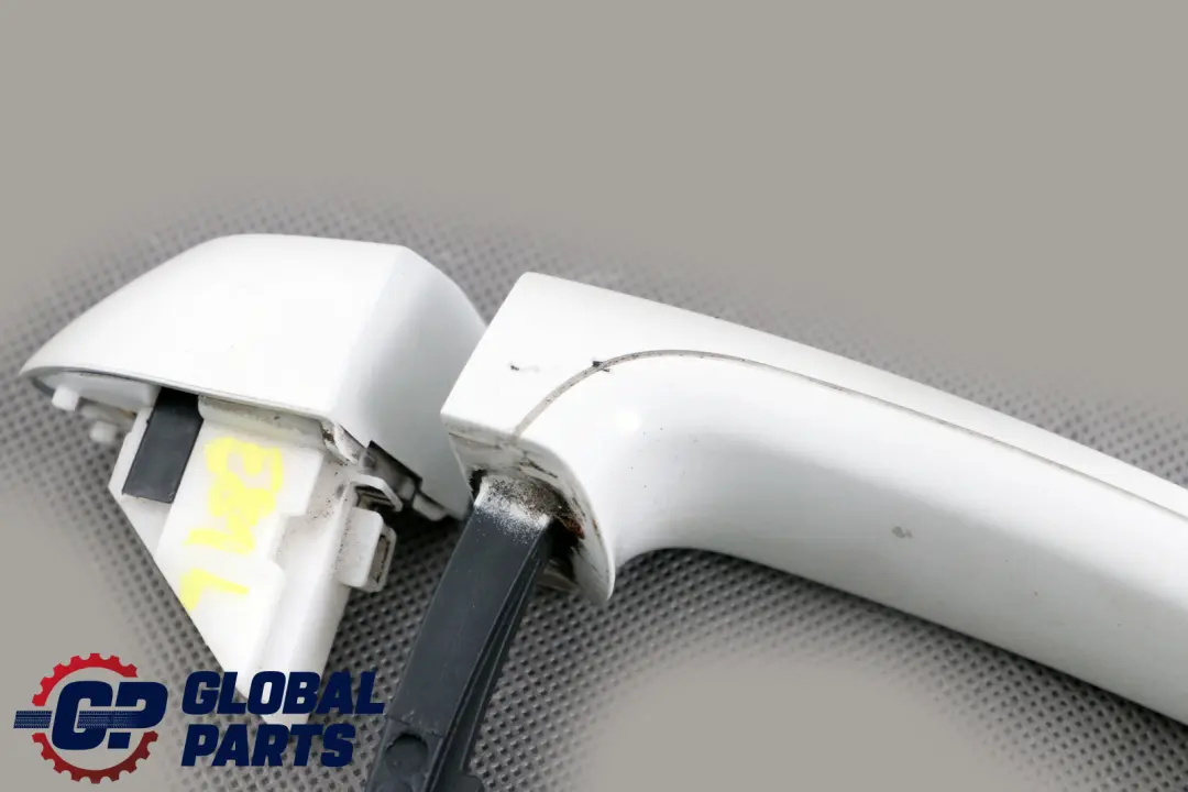 Grab Handle Left N/S Alpinweiss Alpine White 300 to BMW 1 Series E81 E82 E88 with Part number 0392545 BMW 1 Series E81 E82 E88 Grab Handle Left N/S Alpinweiss Alpine White 300 - SKU rhd-0392545-AW - Part number 0392545