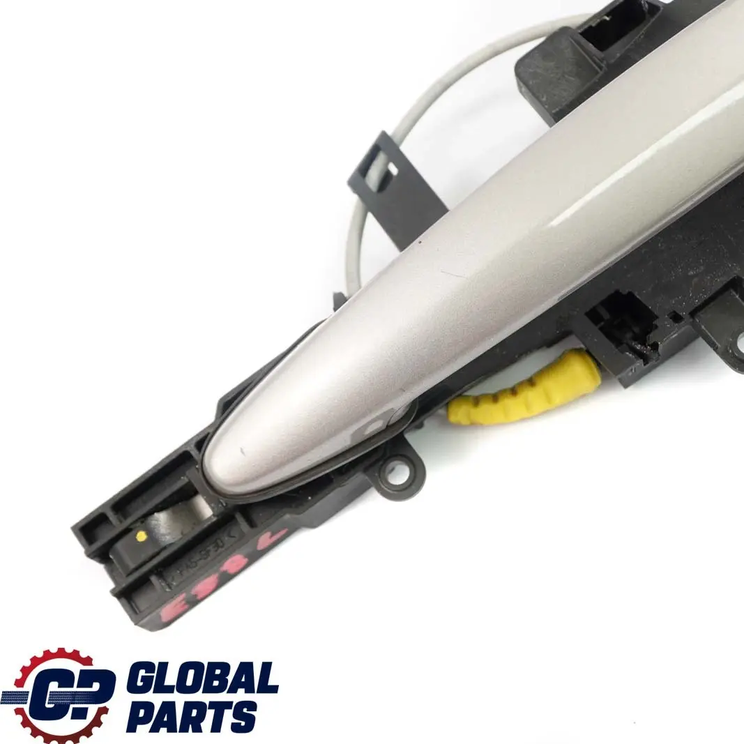 BMW 1 E82 E88 Grab Handle Left Front N/S Kaschmirsilber Cashmere Silver A72 - SKU rhd-0392545-KAS - Part number 0392545
