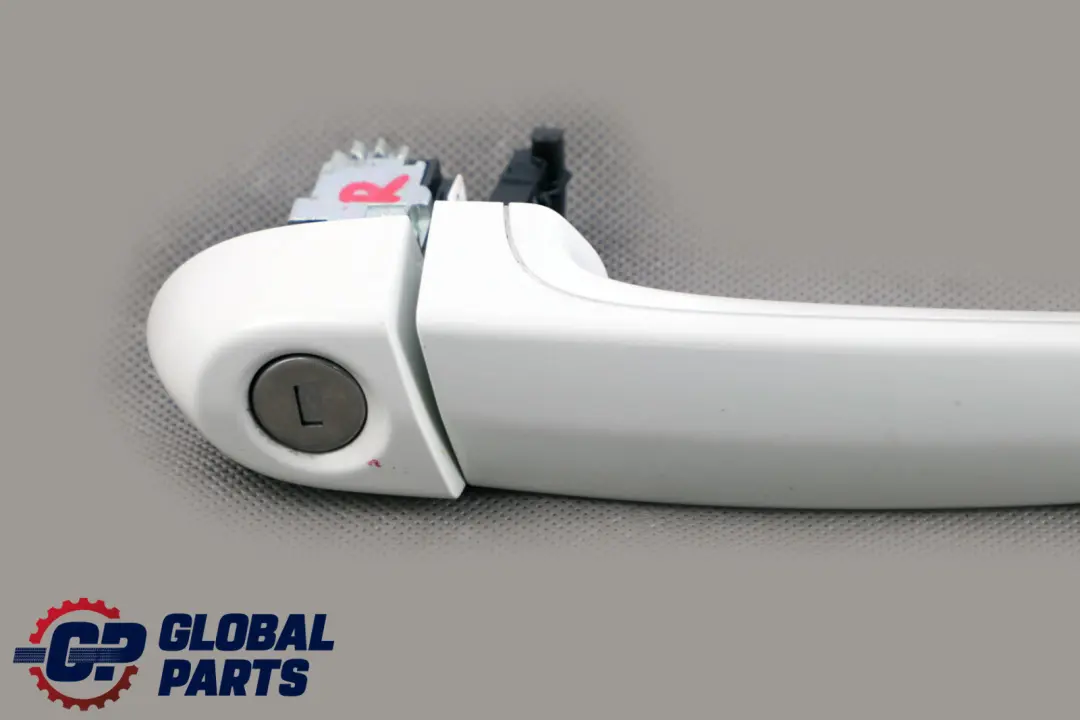 Handle Right Front O/S Alpinweiss 3 to BMW 1 3 Series F20 F21 E90 E91 Cover with Part number 0399178 BMW 1 3 Series F20 F21 E90 E91 Cover Handle Right Front O/S Alpinweiss 3 - SKU rhd-0399178-AW - Part number 0399178