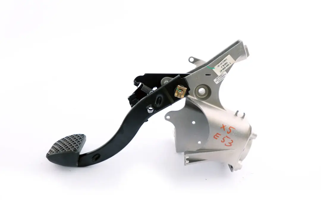 Brake Level Pedal Supporting Bracket Automatic 1165696 to BMW X5 Series E53 with Part number 35211165696 BMW X5 Series E53 Brake Level Pedal Supporting Bracket Automatic 1165696 - SKU rhd-1165696 - Part number 35211165696