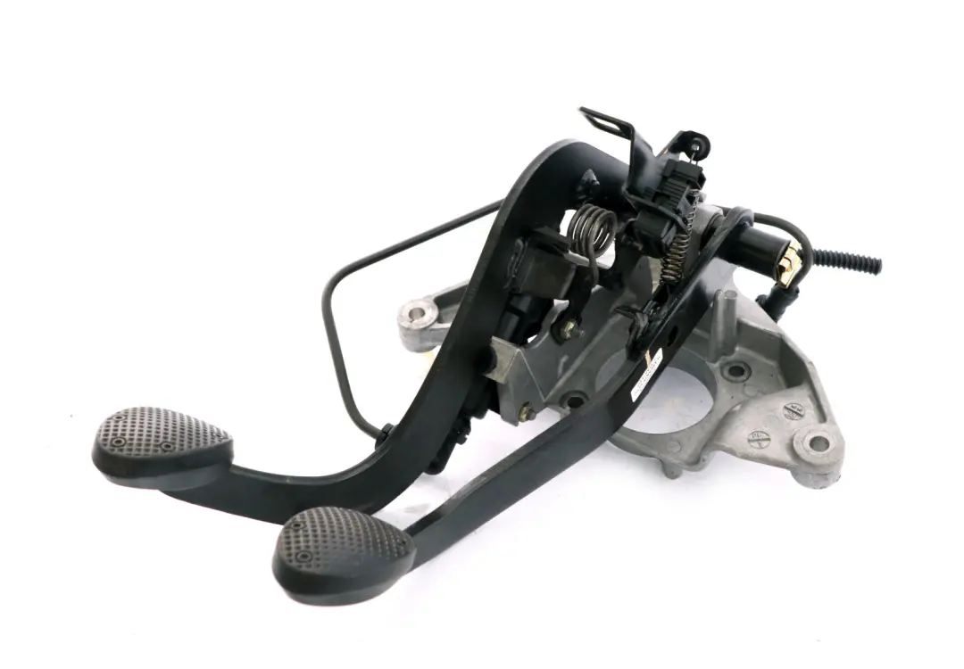 Brake Clutch Pedal Assembly to Mini Cooper One R50 R52 R53 with Part number 1519601 Mini Cooper One R50 R52 R53 Brake Clutch Pedal Assembly - SKU rhd-1519601 - Part number 1519601