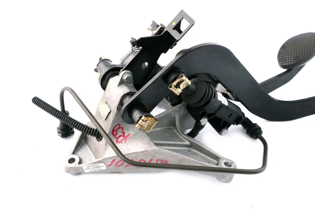 Brake Clutch Pedal Assembly to Mini Cooper One R50 R52 R53 with Part number 1519601 Mini Cooper One R50 R52 R53 Brake Clutch Pedal Assembly - SKU rhd-1519601 - Part number 1519601