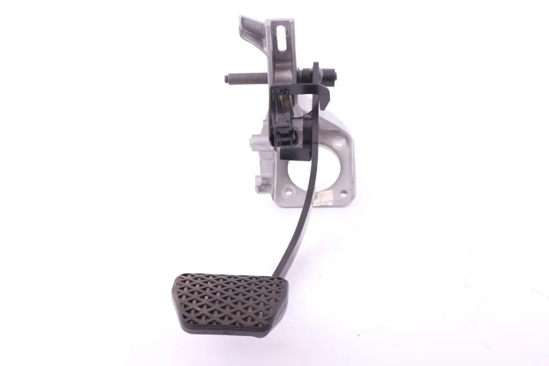 Brake Pedal Mount 3331278 to BMW X3 Series E83 LCI Automatic with Part number 2229128 BMW X3 Series E83 LCI Automatic Brake Pedal Mount 3331278 - SKU rhd-2229128 - Part number 2229128