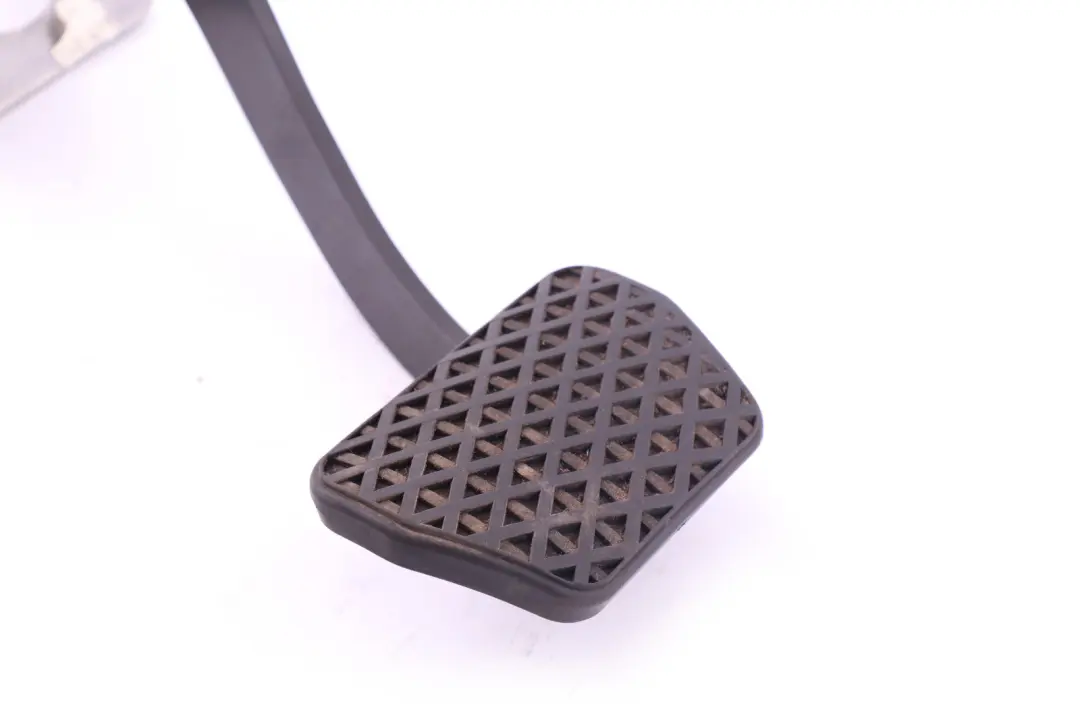 Brake Pedal Mount 3331278 to BMW X3 Series E83 LCI Automatic with Part number 2229128 BMW X3 Series E83 LCI Automatic Brake Pedal Mount 3331278 - SKU rhd-2229128 - Part number 2229128