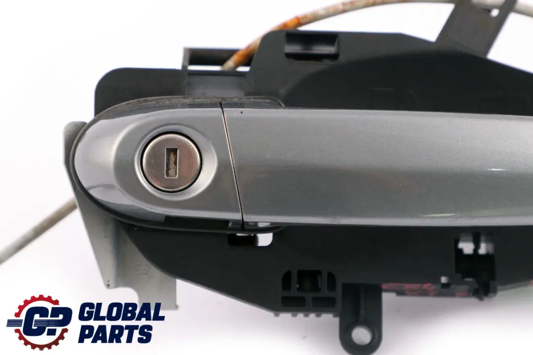 Front Right Outside Door Grab Handle O/S Spacegrau Grey A52 to BMW X1 Series E84 with Part number 2992972 BMW X1 Series E84 Front Right Outside Door Grab Handle O/S Spacegrau Grey A52 - SKU rhd-2992972-SCG - Part number 2992972