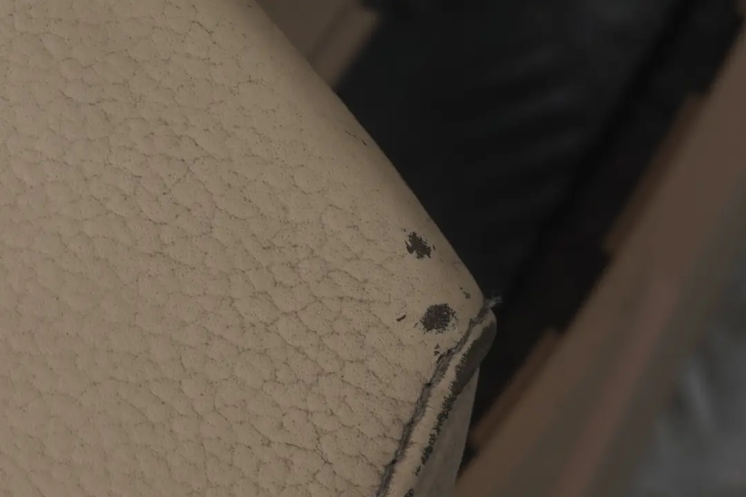 Front Centre Armrest Console Leather Beige to BMW X3 Series E83 with Part number 3414248 BMW X3 Series E83 Front Centre Armrest Console Leather Beige - SKU rhd-3405749 - Part number 3414248