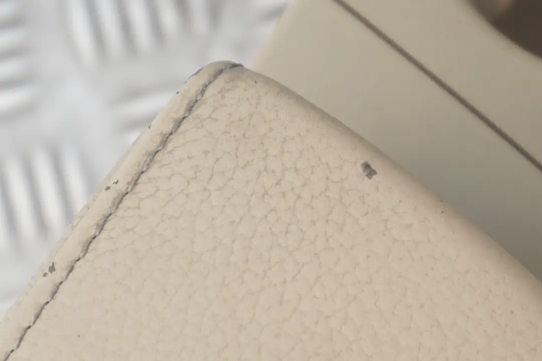 Front Centre Armrest Console Leather Beige to BMW X3 Series E83 with Part number 3414248 BMW X3 Series E83 Front Centre Armrest Console Leather Beige - SKU rhd-3405749 - Part number 3414248