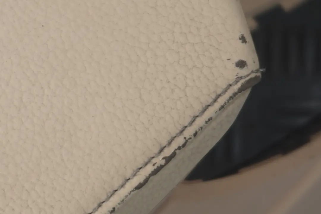 Front Centre Armrest Console Leather Beige to BMW X3 Series E83 with Part number 3414248 BMW X3 Series E83 Front Centre Armrest Console Leather Beige - SKU rhd-3405749 - Part number 3414248