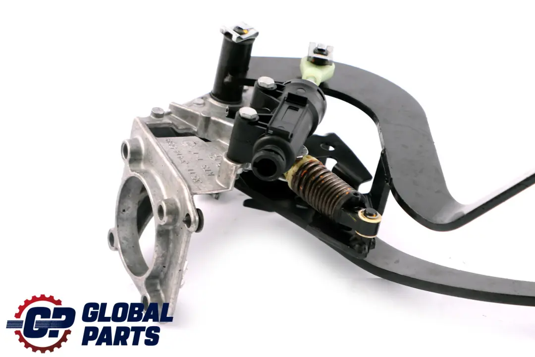 Brake Clutch Pedal Set Complete Assembly to BMW X3 Series E83 with Part number 3414593 BMW X3 Series E83 Brake Clutch Pedal Set Complete Assembly - SKU rhd-3414593 - Part number 3414593