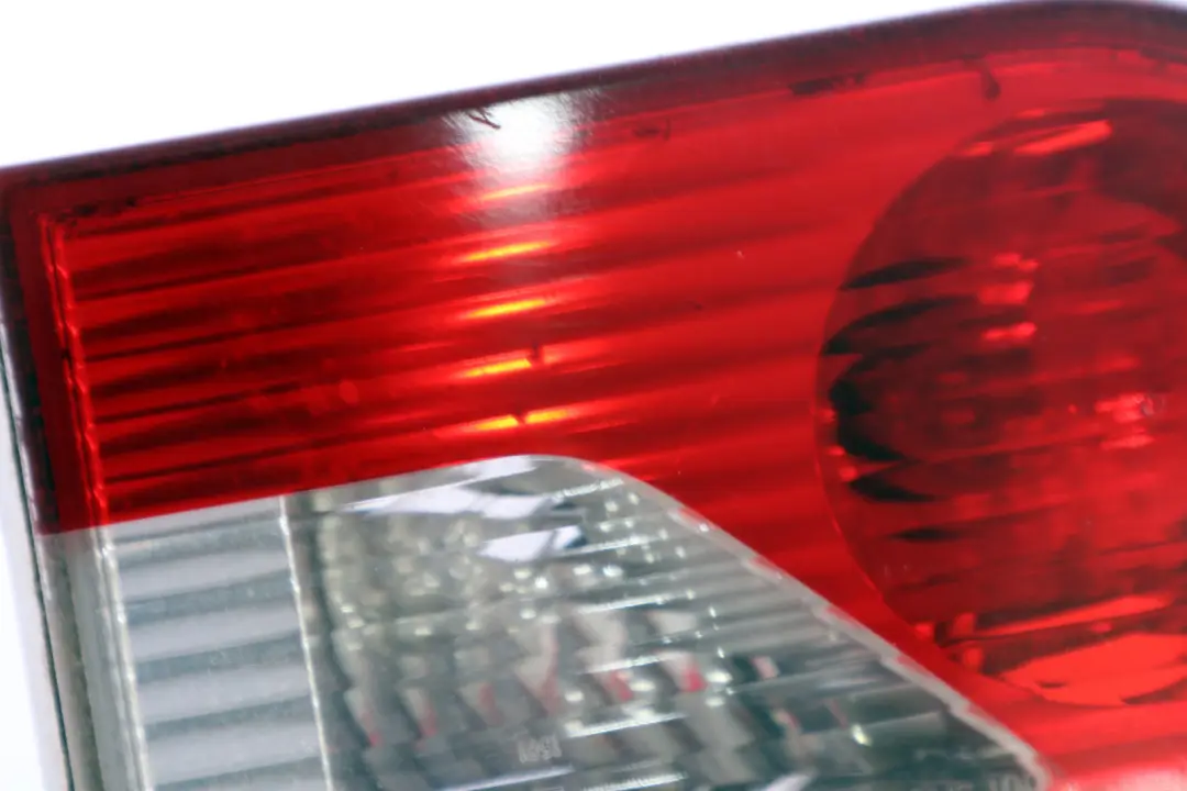 Right O/S Rear Light In Trunk Lid Boot Tailgate Lamp to BMW X3 E83 with Part number 3420204 BMW X3 E83 Right O/S Rear Light In Trunk Lid Boot Tailgate Lamp - SKU rhd-3420204 - Part number 3420204