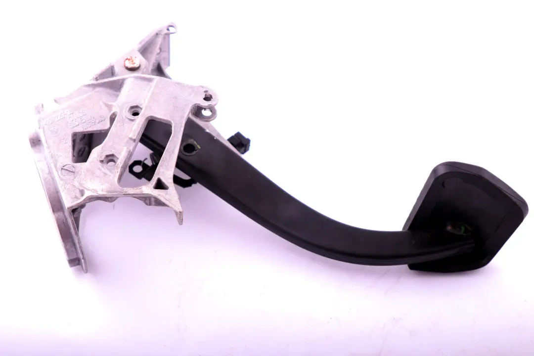 Complete Pedal Brake Assembly to BMW 1 3 X1 Series E81 E87 E90 E91 E92 E93 E84 LCI with Part number 6778979 BMW 1 3 X1 Series E81 E87 E90 E91 E92 E93 E84 LCI Complete Pedal Brake Assembly - SKU rhd-6778979 - Part number 6778979