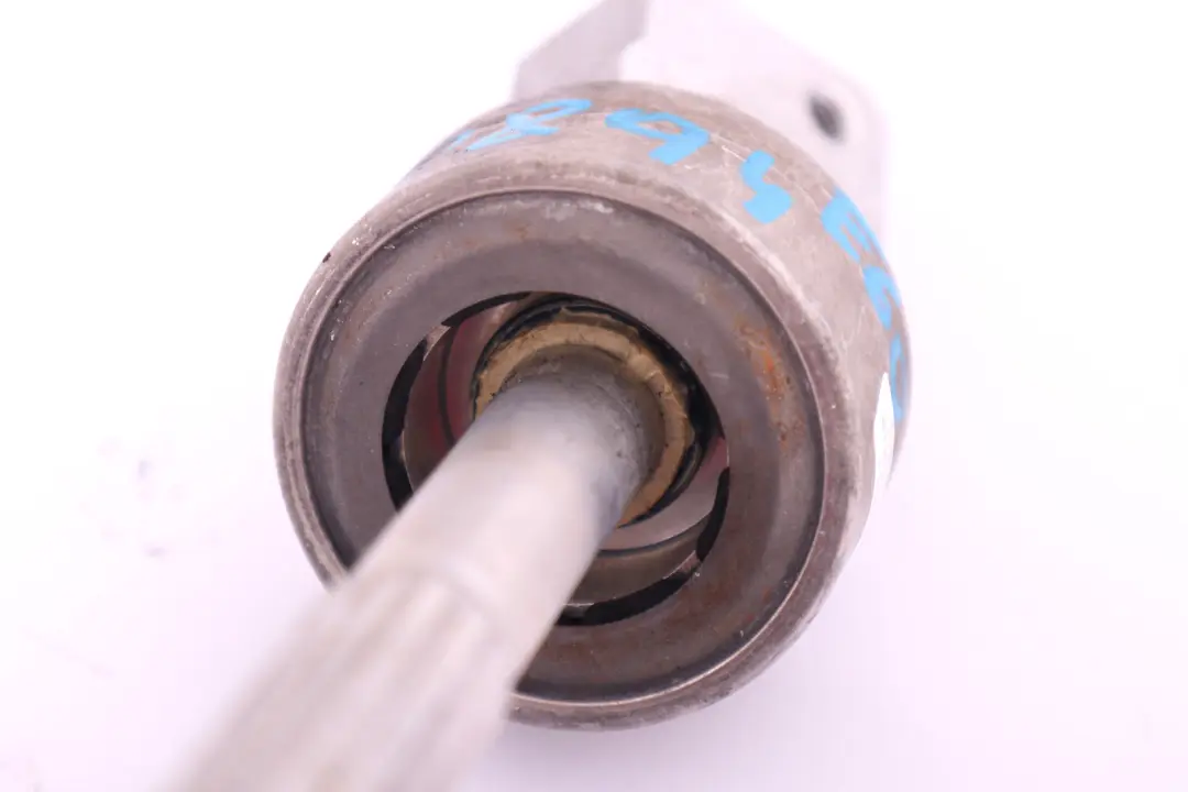 Przegub kolumny kierowniczej dolny BMW E60 E61 E63 do o numerze 6780894 Przegub kolumny kierowniczej dolny BMW E60 E61 E63 - SKU rhd-6780894 - Numer Części 6780894