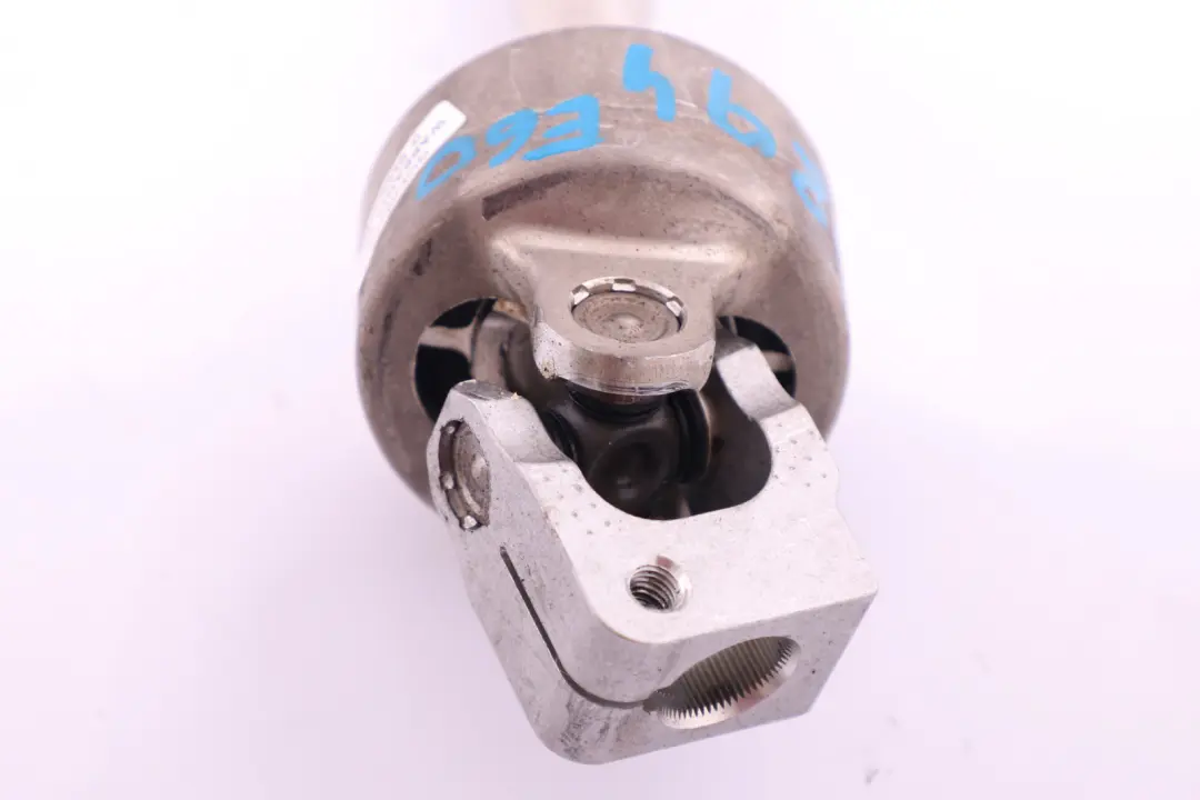 Przegub kolumny kierowniczej dolny BMW E60 E61 E63 do o numerze 6780894 Przegub kolumny kierowniczej dolny BMW E60 E61 E63 - SKU rhd-6780894 - Numer Części 6780894