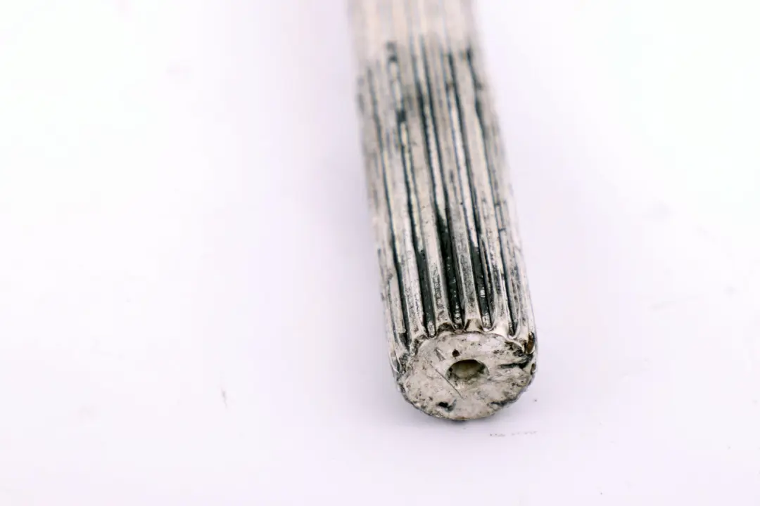 Przegub kolumny kierowniczej dolny BMW E60 E61 E63 do o numerze 6780894 Przegub kolumny kierowniczej dolny BMW E60 E61 E63 - SKU rhd-6780894 - Numer Części 6780894