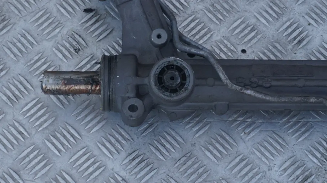 Hydro Power Steering Rack Gear Servotronic to BMW 5 Series E60 E61 E63 E64 with Part number 6780944 BMW 5 Series E60 E61 E63 E64 Hydro Power Steering Rack Gear Servotronic - SKU rhd-6780944 - Part number 6780944