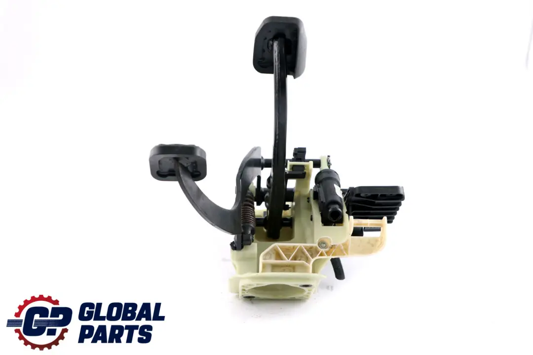 Brake Clutch Pedal Assembly 3531 to BMW 5 Series F10 F11 LCI Manual with Part number 6789744 BMW 5 Series F10 F11 LCI Manual Brake Clutch Pedal Assembly 3531 - SKU rhd-6789744 - Part number 6789744