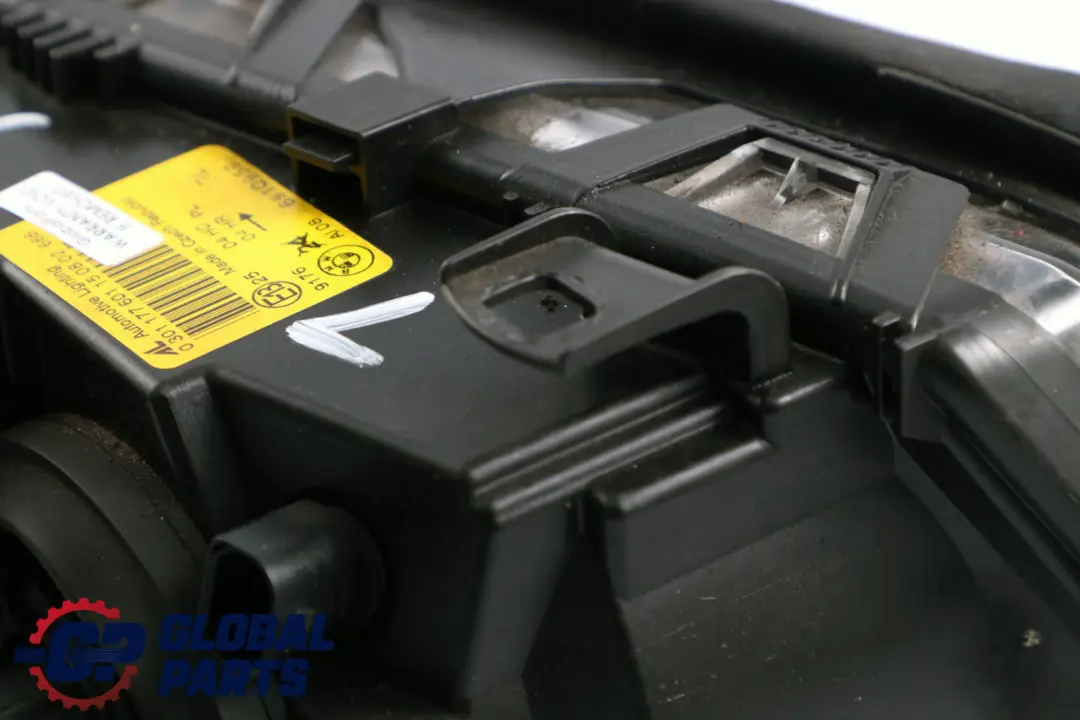 Headlight Lamp Front Left N/S 6910959 to BMW 3 Series E46 with Part number 7165773 BMW 3 Series E46 Headlight Lamp Front Left N/S 6910959 - SKU rhd-6910959 - Part number 7165773