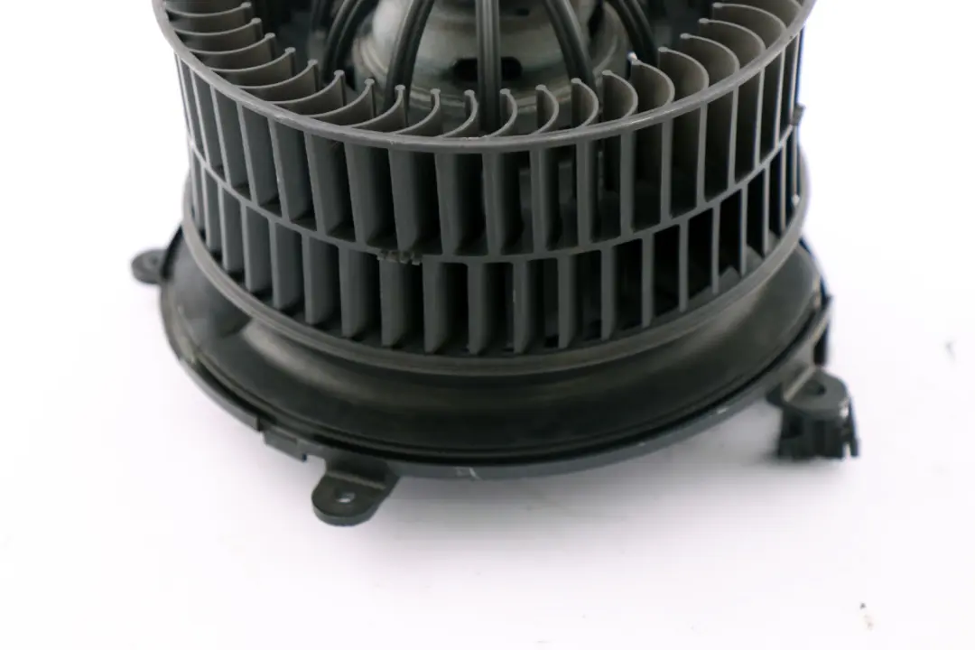 Heater Fan Blower Unit Motor Fan to BMW 7 Series E65 E66 E67 with Part number 6913402 BMW 7 Series E65 E66 E67 Heater Fan Blower Unit Motor Fan - SKU rhd-6913402 - Part number 6913402