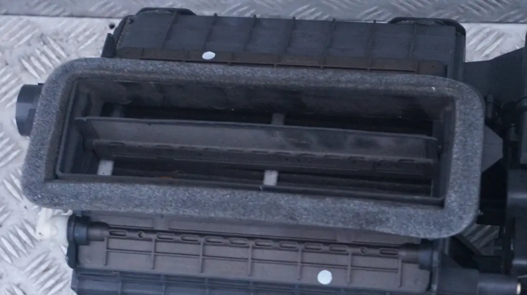 Heater Radiator Matrix Unit Complete to BMW Z4 Series E85 with Part number 64116915197 BMW Z4 Series E85 Heater Radiator Matrix Unit Complete - SKU rhd-6915197 - Part number 64116915197