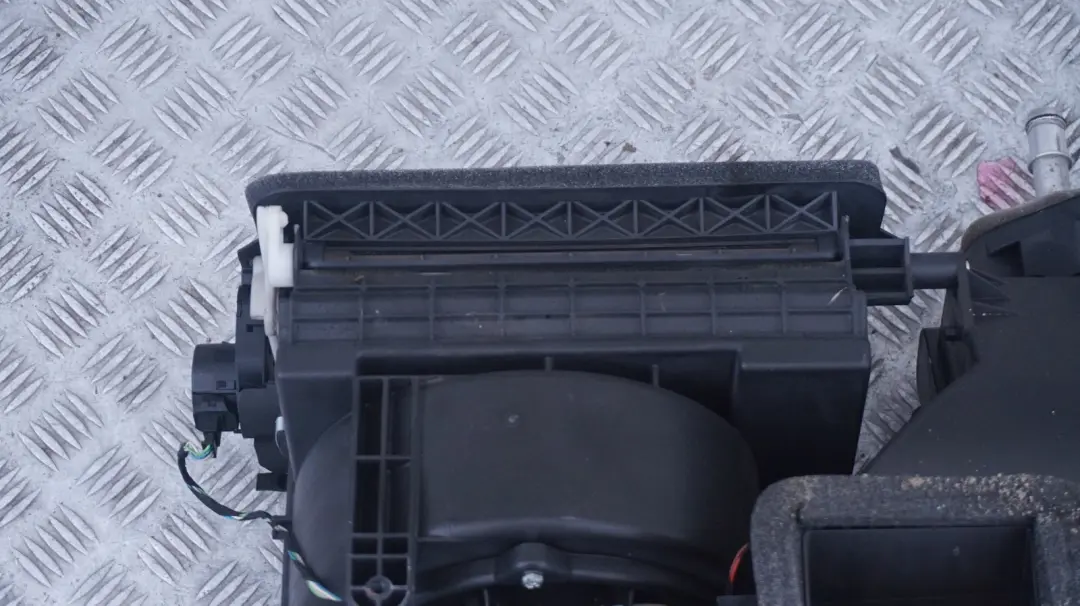 BMW Z4 Series E85 Heater Radiator Matrix Unit Complete - SKU rhd-6915197 - Part number 64116915197