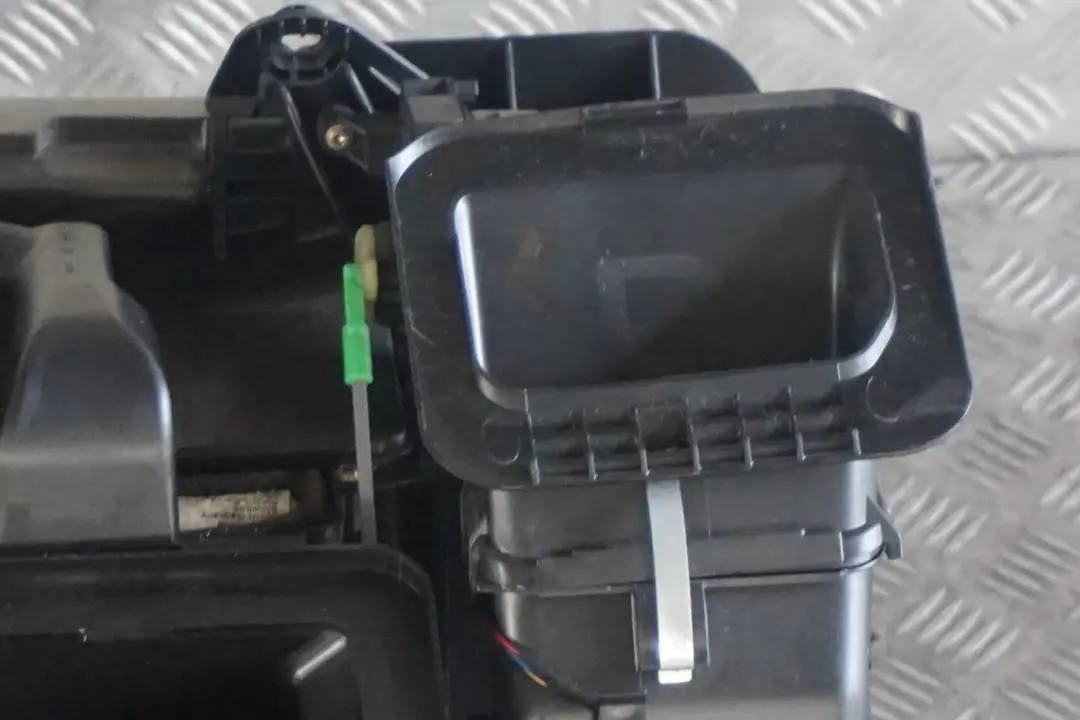 Complete Heater A/C Air Conditioning Matrix Behr to BMW 7 Series E65 E66 E67 with Part number 6918875 BMW 7 Series E65 E66 E67 Complete Heater A/C Air Conditioning Matrix Behr - SKU rhd-6918875 - Part number 6918875