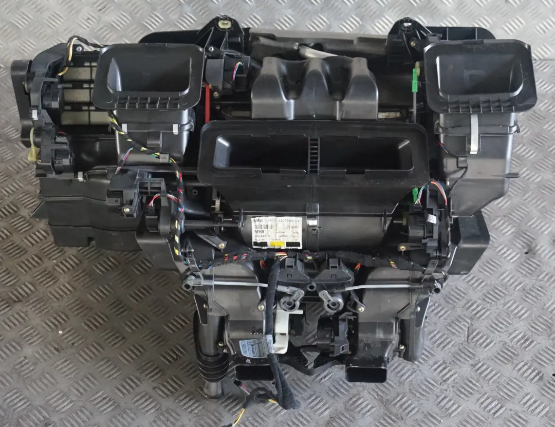 Complete Heater A/C Air Conditioning Matrix Behr to BMW 7 Series E65 E66 E67 with Part number 6918875 BMW 7 Series E65 E66 E67 Complete Heater A/C Air Conditioning Matrix Behr - SKU rhd-6918875 - Part number 6918875