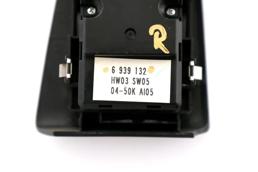 £BMW 6 Series E64 Cover Switch Window Lifter Driver's Side Right O/S to with Part number 6939132 £BMW 6 Series E64 Cover Switch Window Lifter Driver's Side Right O/S - SKU rhd-6939132 - Part number 6939132
