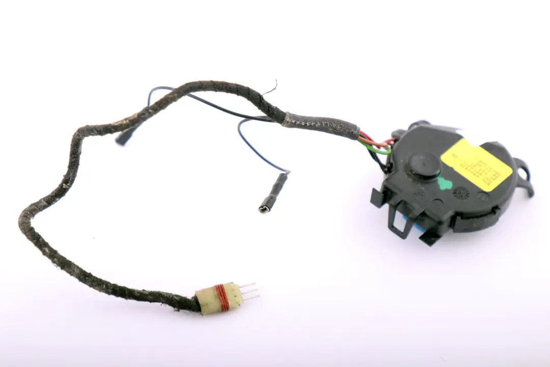 Wiring Electric Exterior Mirror Left N/S to BMW 1 3 Series E81 E87 E90 E91 with Part number 6945935 BMW 1 3 Series E81 E87 E90 E91 Wiring Electric Exterior Mirror Left N/S - SKU rhd-6945935 - Part number 6945935