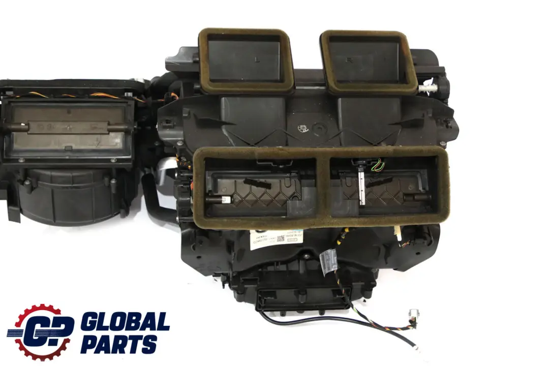 Heater Matrix Automatic A/C Radiator Unit Complete 6947266 to BMW 1 Series e81 e87 with Part number 64116947266 BMW 1 Series e81 e87 Heater Matrix Automatic A/C Radiator Unit Complete 6947266 - SKU rhd-6947266 - Part number 64116947266