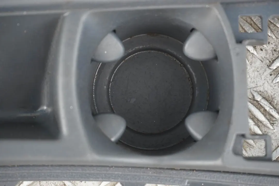 Centre Console Cup Holder Sat Nav iDrive Grey 7125528 to BMW 1 SERIES E87 with Part number 6953505 BMW 1 SERIES E87 Centre Console Cup Holder Sat Nav iDrive Grey 7125528 - SKU rhd-6953505 - Part number 6953505