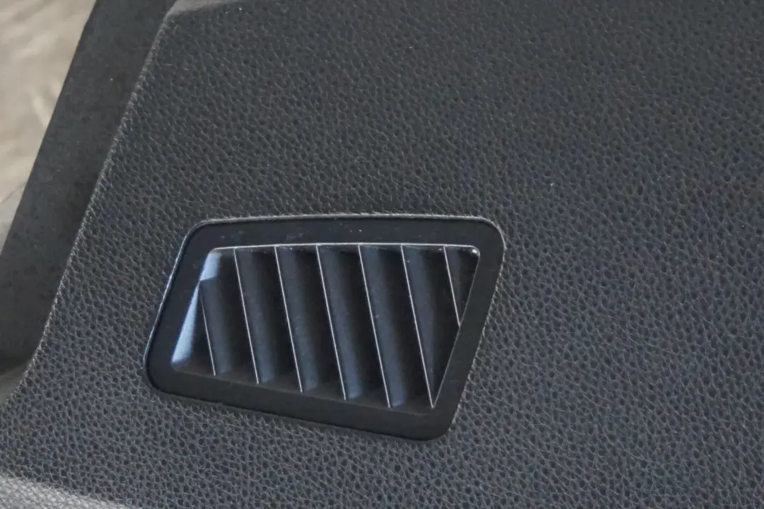 Dashboard Dash Instrument Panel Single Scoop Cream Beige to BMW 3 Series E92 E93 with Part number 6957227 BMW 3 Series E92 E93 Dashboard Dash Instrument Panel Single Scoop Cream Beige - SKU rhd-6957227 - Part number 6957227