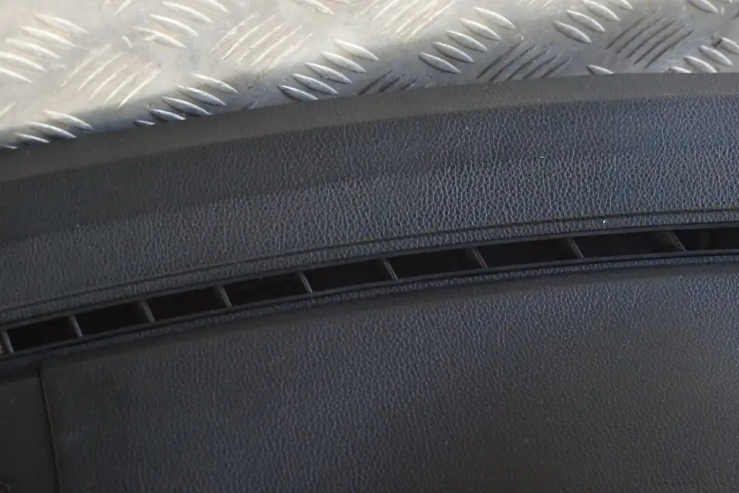 Dashboard Dash Instrument Panel Single Scoop Cream Beige to BMW 3 Series E92 E93 with Part number 6957227 BMW 3 Series E92 E93 Dashboard Dash Instrument Panel Single Scoop Cream Beige - SKU rhd-6957227 - Part number 6957227